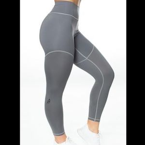 ✨Ptula Lindsay Double Take Legging in Gray✨